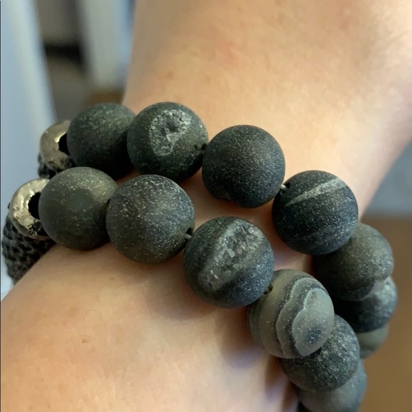 Black agate druzy beaded bracelet - Picture 6 of 9